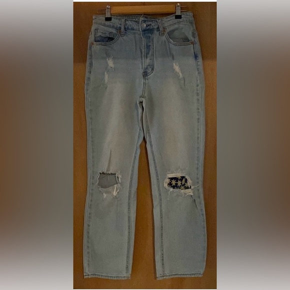 Distressed SONG jeans with patching - Picture 1 of 7